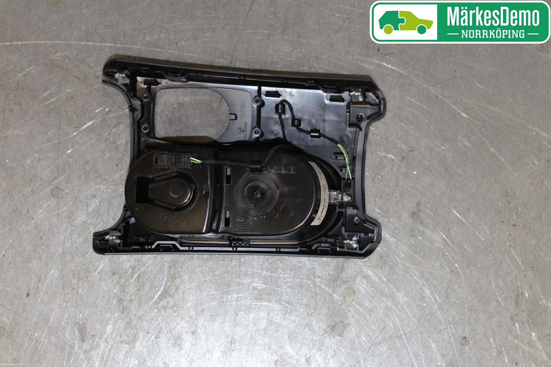 Mercedes-Benz MB A-KLASS (W176) 13-18 Innr Koppholder