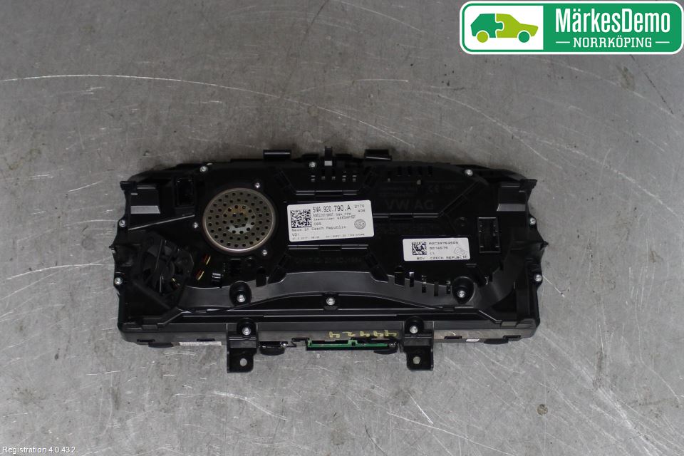 Volkswagen VW TIGUAN 16-24 Instr Kombinert