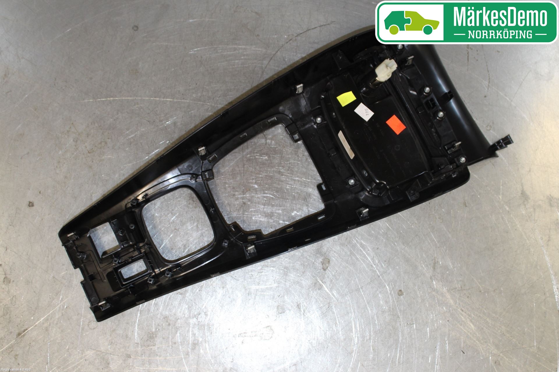 Renault LAGUNA III 11-15 Innr Konsoll-Lomme