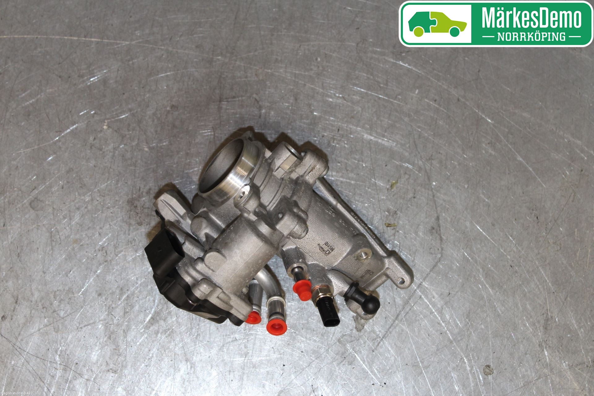 Volkswagen VW TIGUAN 16-24 Inns Spjeldhus