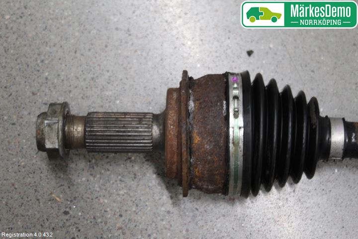 Mercedes-Benz MB VITO/VIANO (W639) 04-14 Drivaksel Bak Kompl Venstre