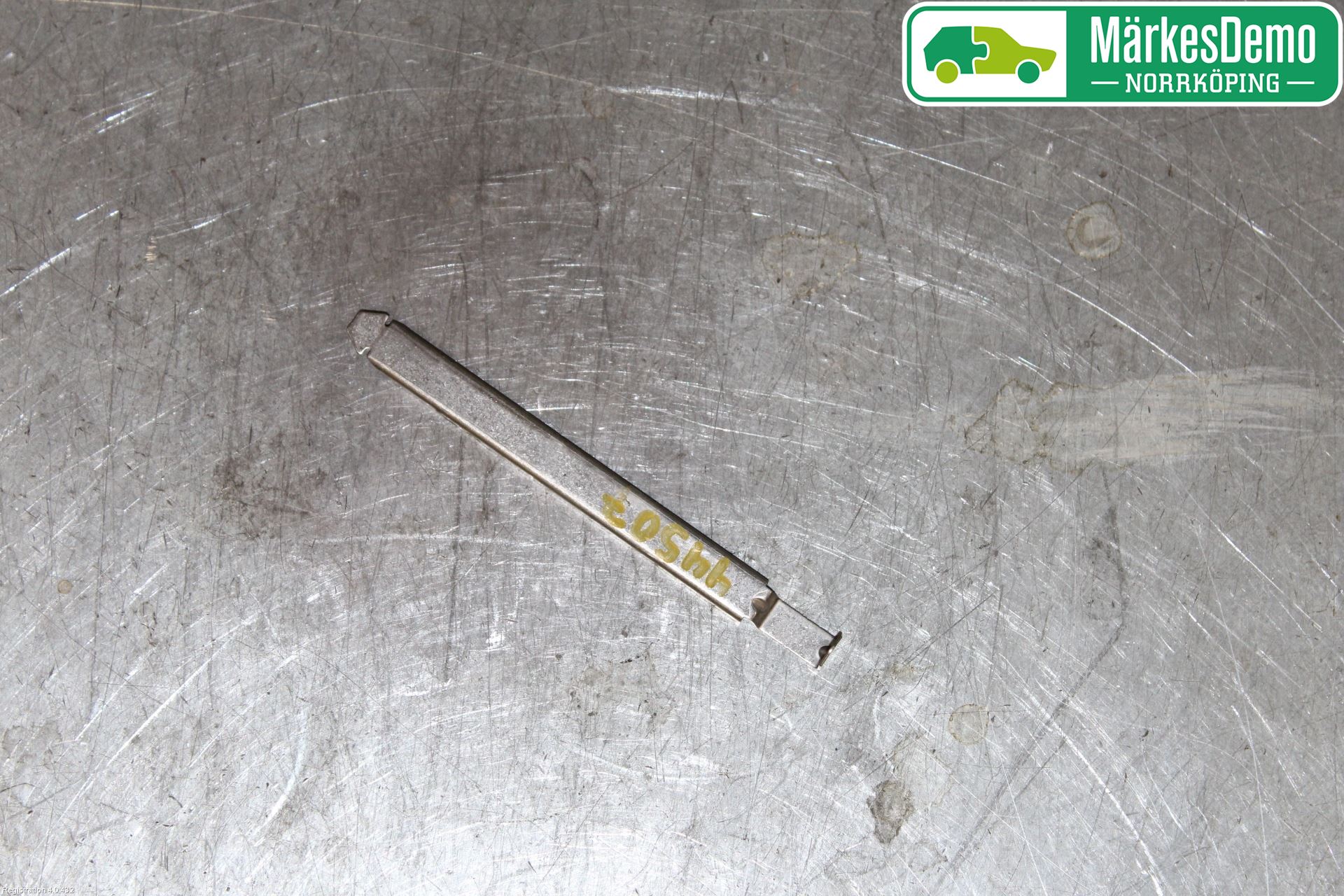 Volvo V50 04-07 Frontlykt Holder-Feste