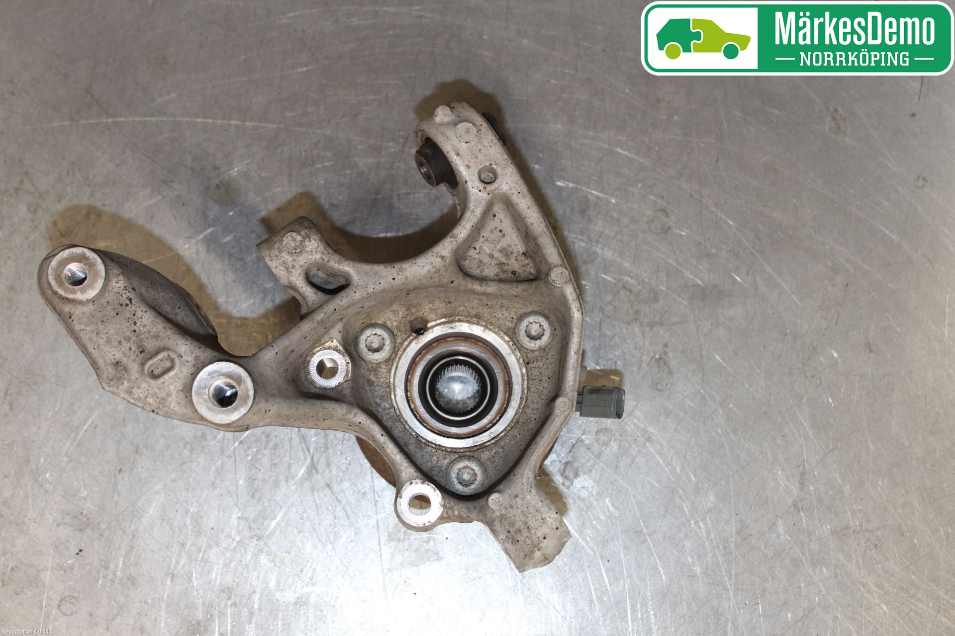 Volkswagen VW PASSAT 15-19 Spindel Vb