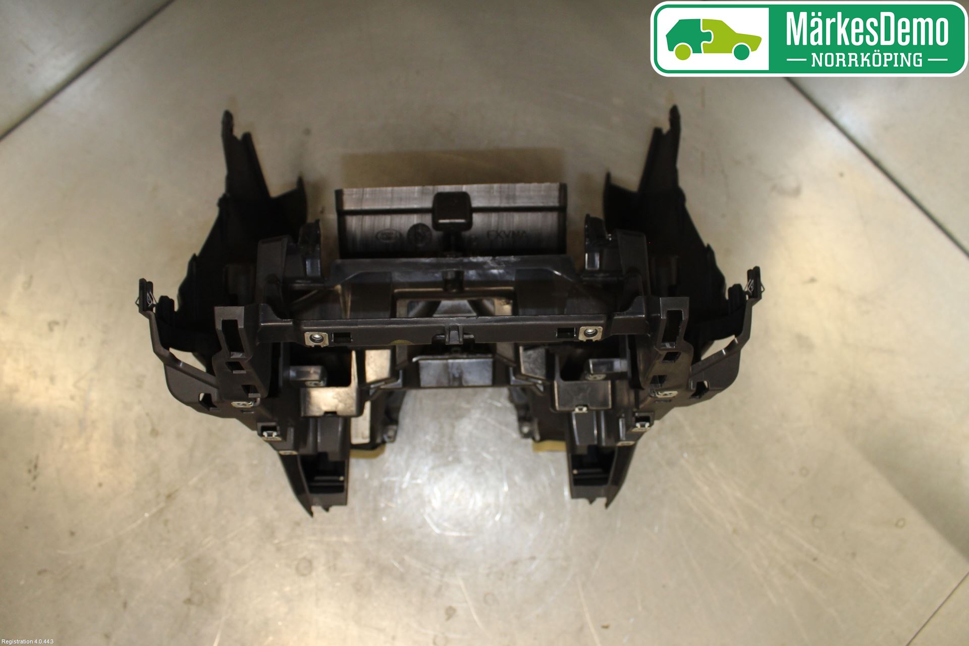 Landrover LAND ROVER DISCOVERY 4 10-16 Instrumentkonsoll Midt