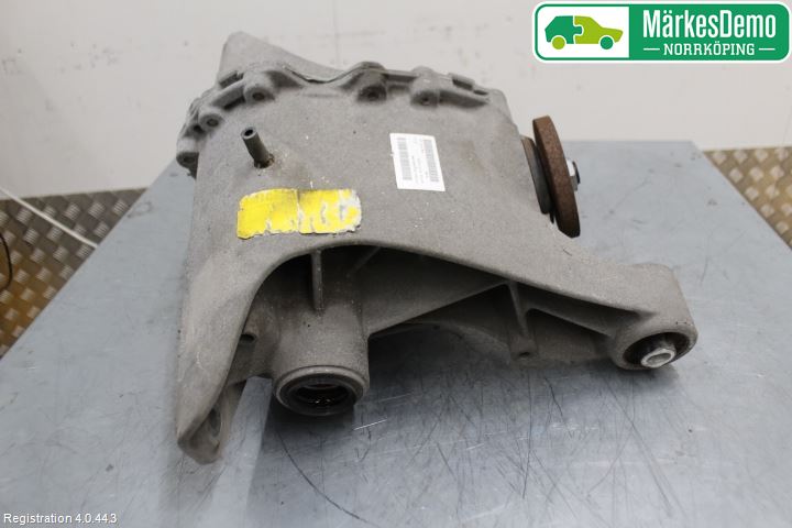 Landrover LAND ROVER DISCOVERY 4 10-16 Bakaksel Kardang Bak -Diff