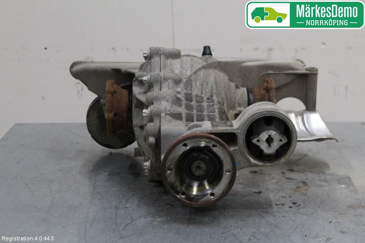 Audi A4/S4 B9 16-19 Bakaksel Kardang Bak -Diff