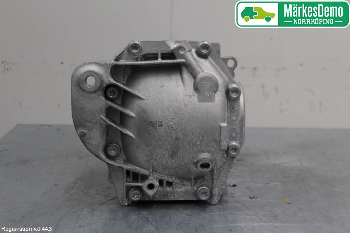 BMW 5 G30/G31/F90 17-23 Bakaksel Kardang Bak -Diff