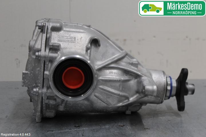 BMW 5 G30/G31/F90 17-23 Bakaksel Kardang Bak -Diff