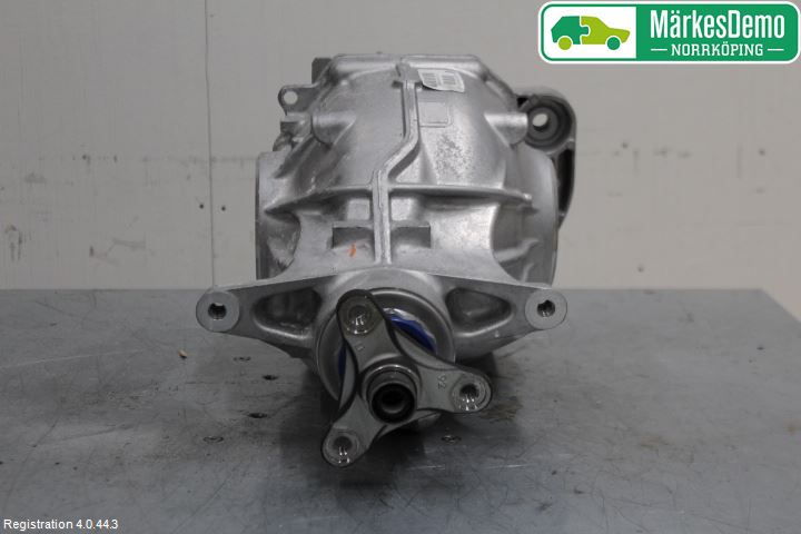 BMW 5 G30/G31/F90 17-23 Bakaksel Kardang Bak -Diff