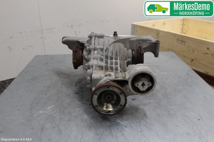 Audi A4/S4 B9 16-19 Bakaksel Kardang Bak -Diff