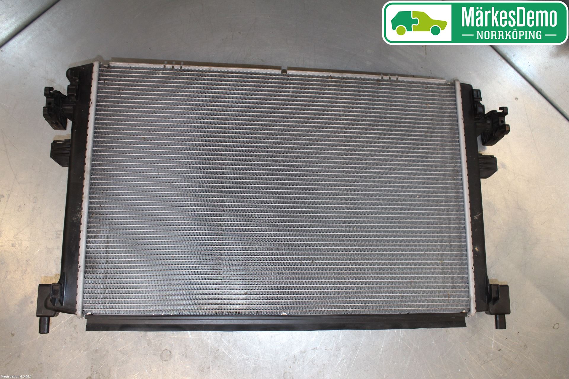 Volkswagen VW PASSAT 15-19 Radiator Automat