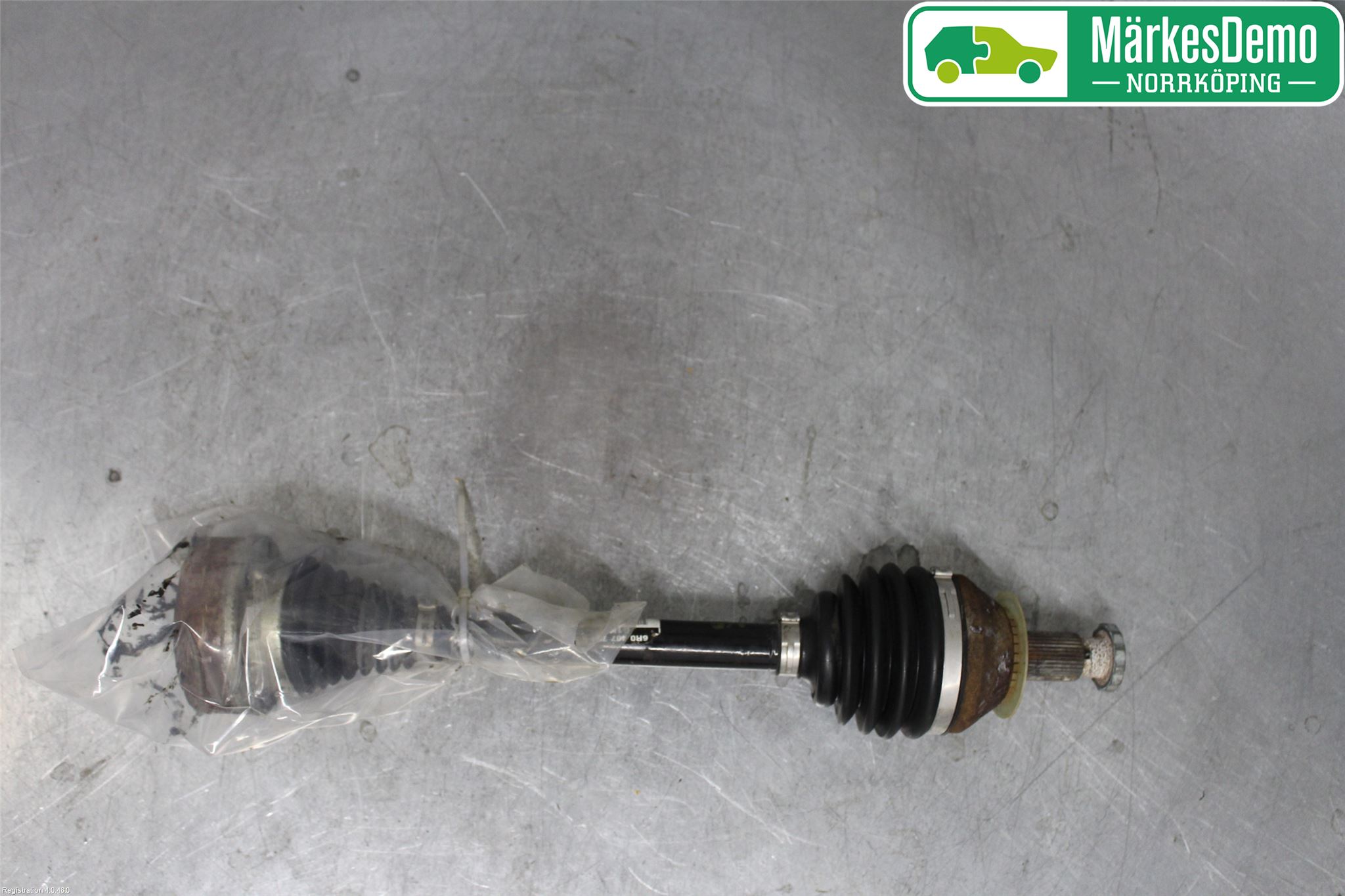 Volkswagen VW POLO 10-17 Drivaksel Foran Kompl Venstre