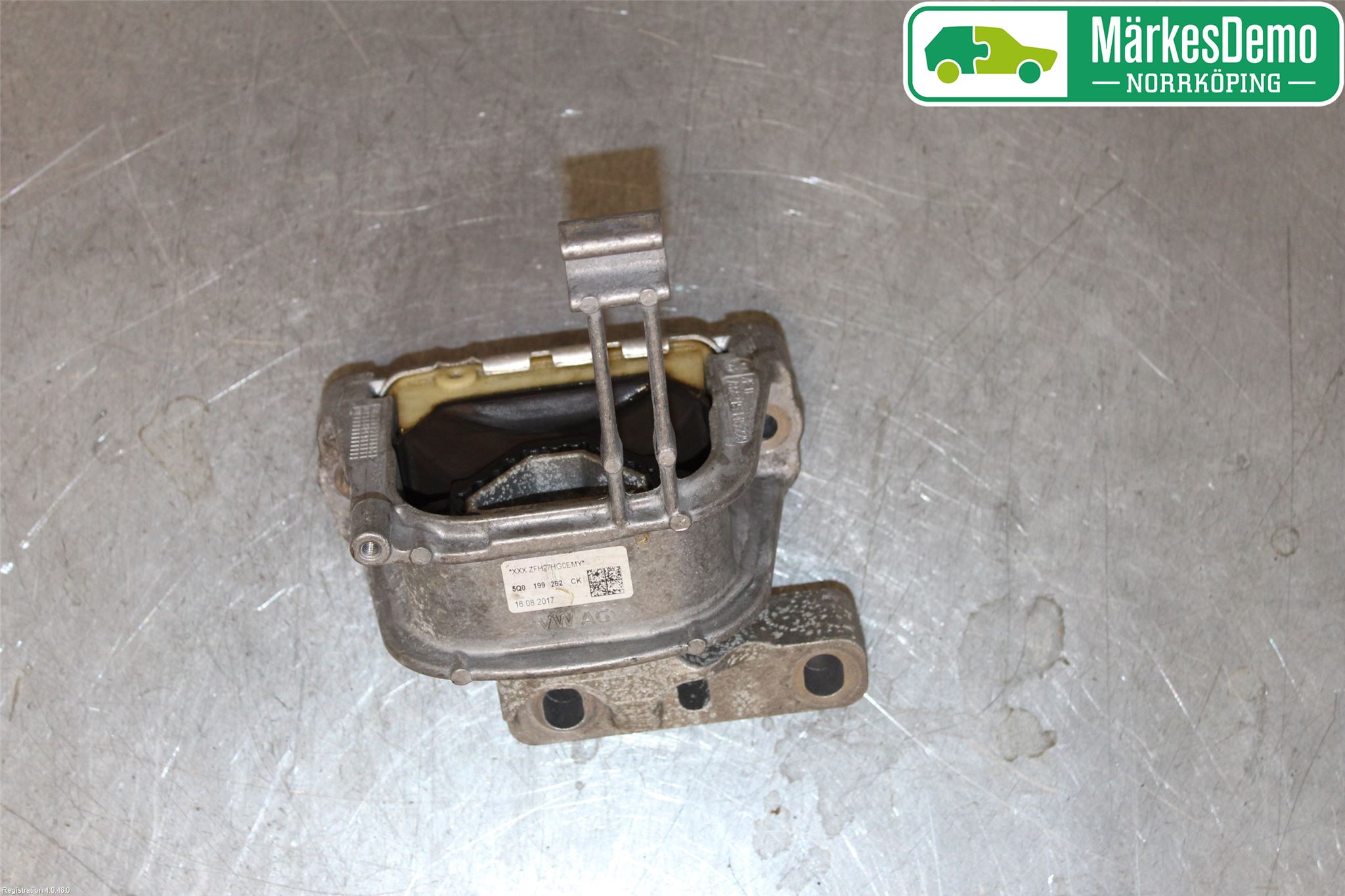 Volkswagen VW GOLF / E-GOLF VII 13-20 Motor Feste Gummi