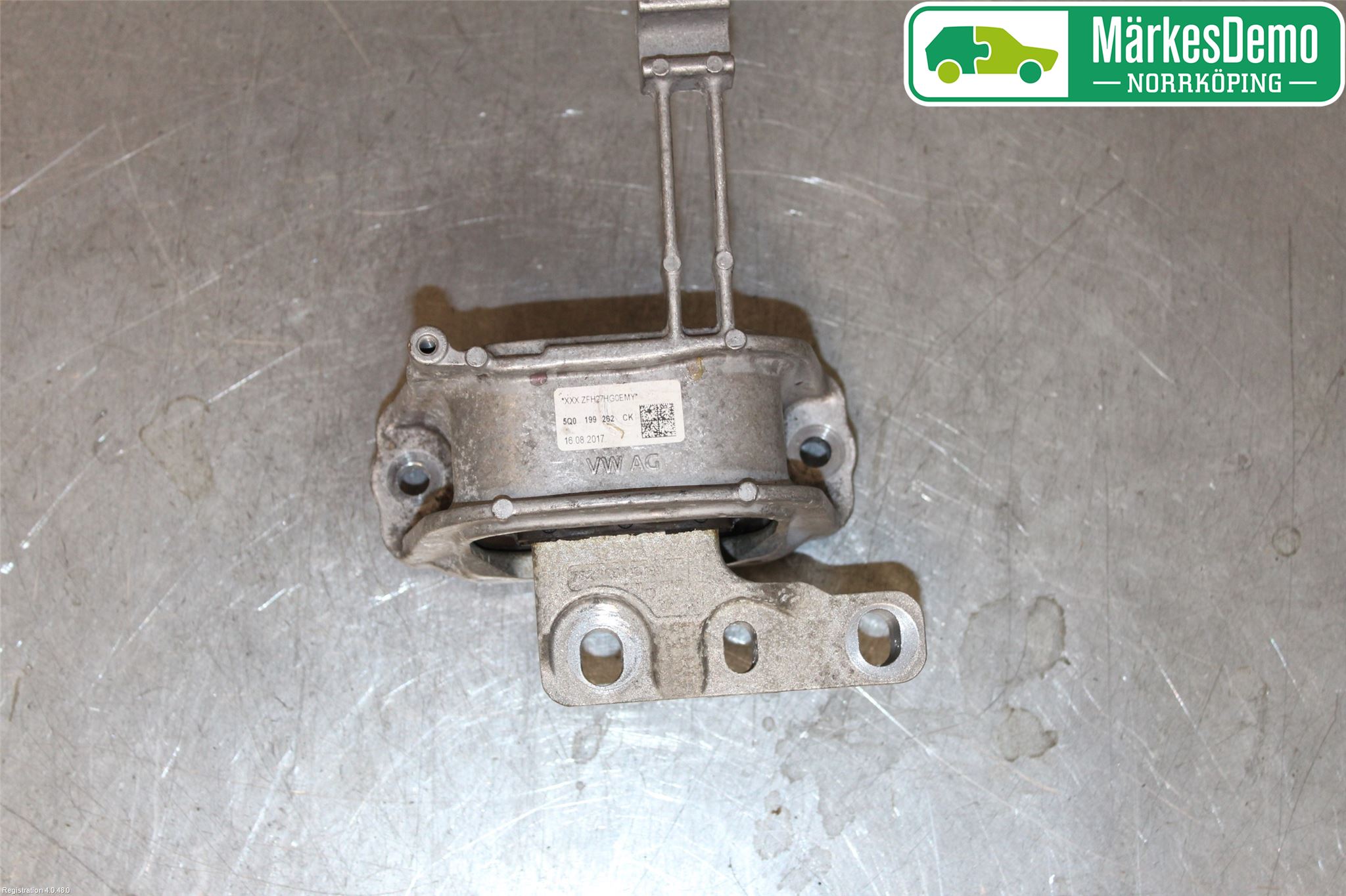 Volkswagen VW GOLF / E-GOLF VII 13-20 Motor Feste Gummi
