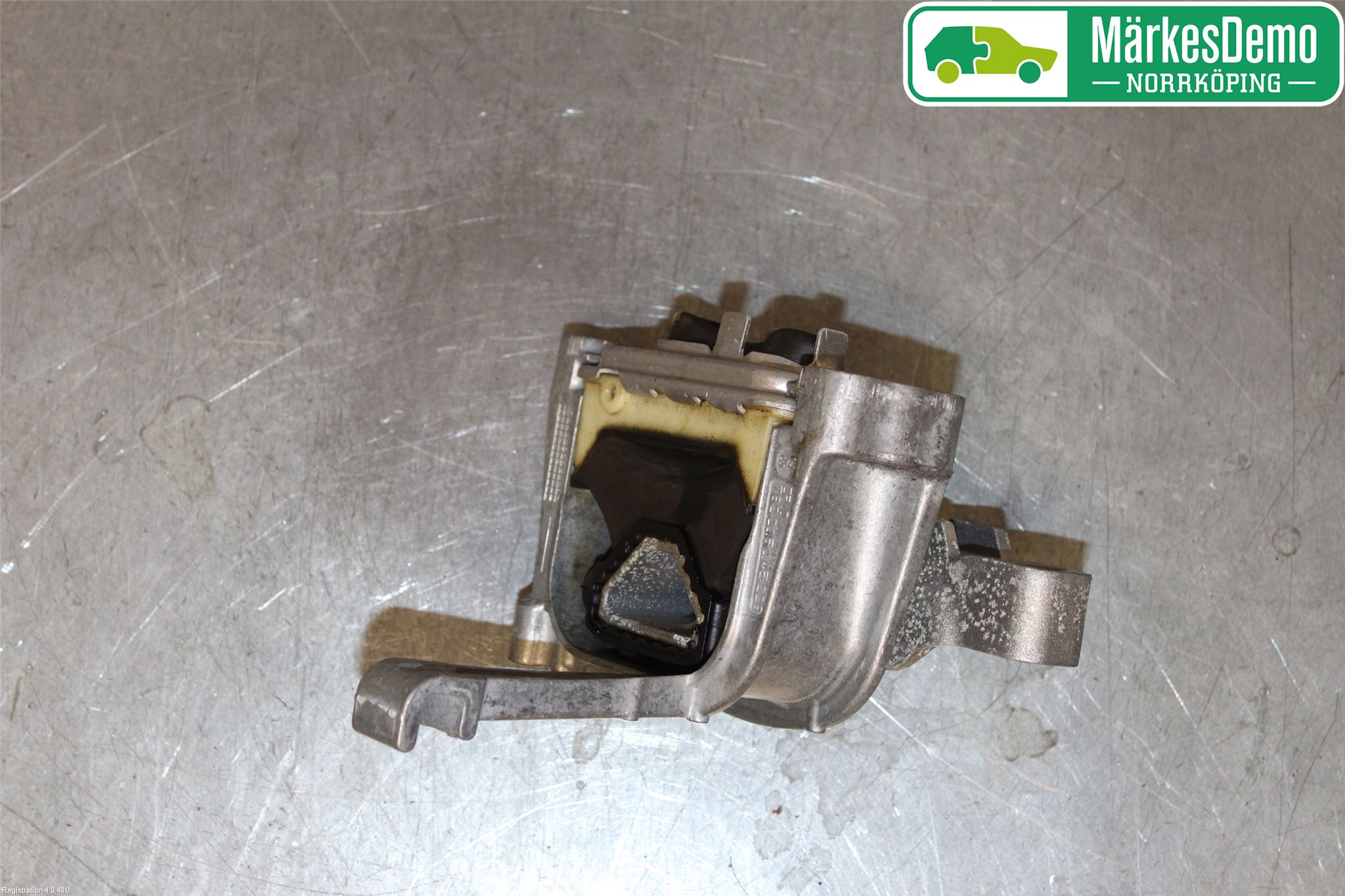 Volkswagen VW GOLF / E-GOLF VII 13-20 Motor Feste Gummi