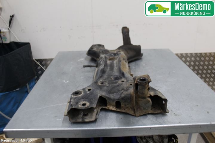 Volkswagen VW POLO 10-17 Forstillingsbjelke(Tvergående)