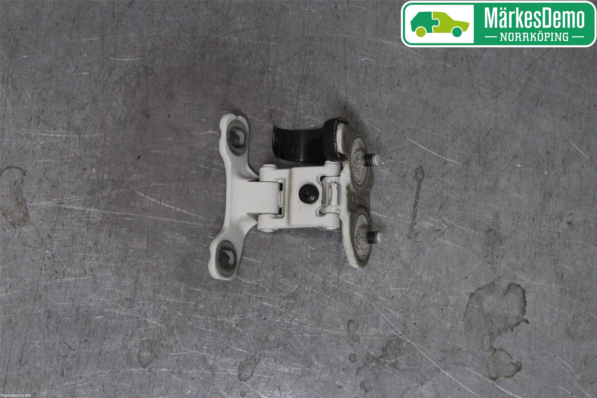 BMW 1 E87/81 5D/3D 03-11 Bakluke Hengsel Venstre
