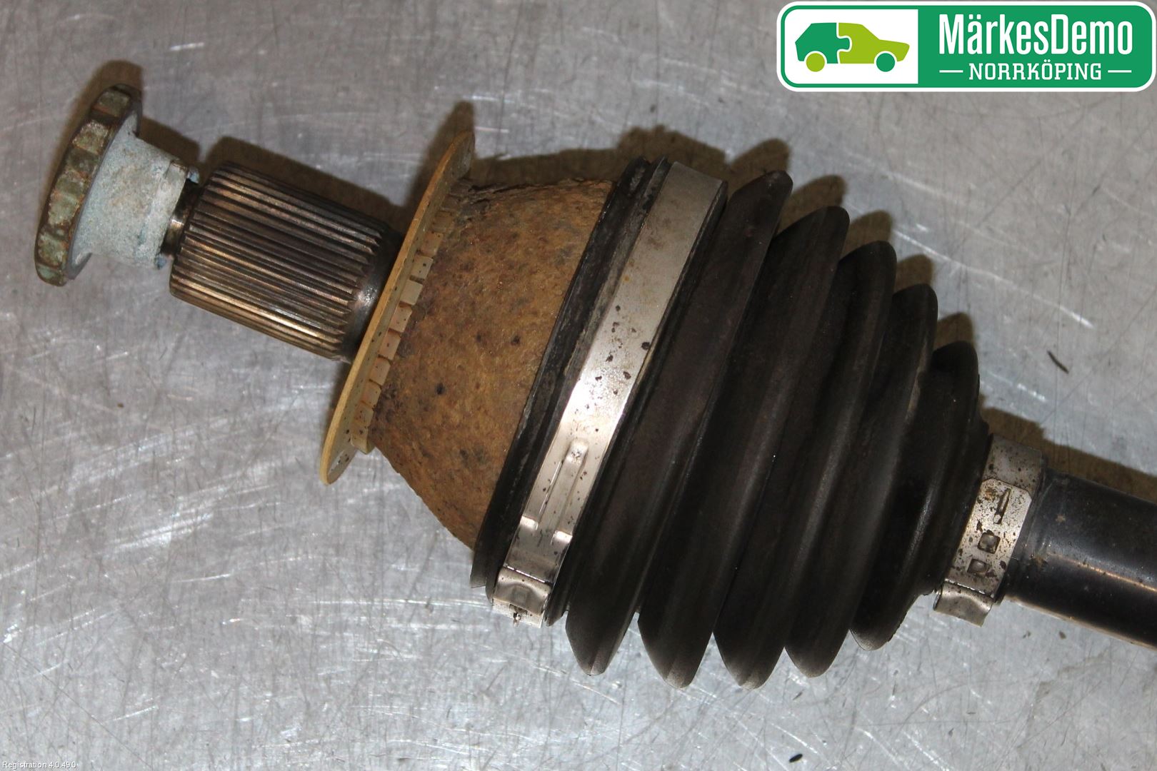 Volkswagen VW POLO 10-17 Drivaksel Foran Kompl Venstre
