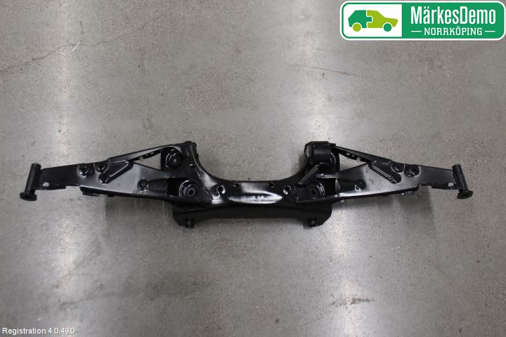 BMW X1 F48 15-22 Bakaksel Feste Travers-Ramme