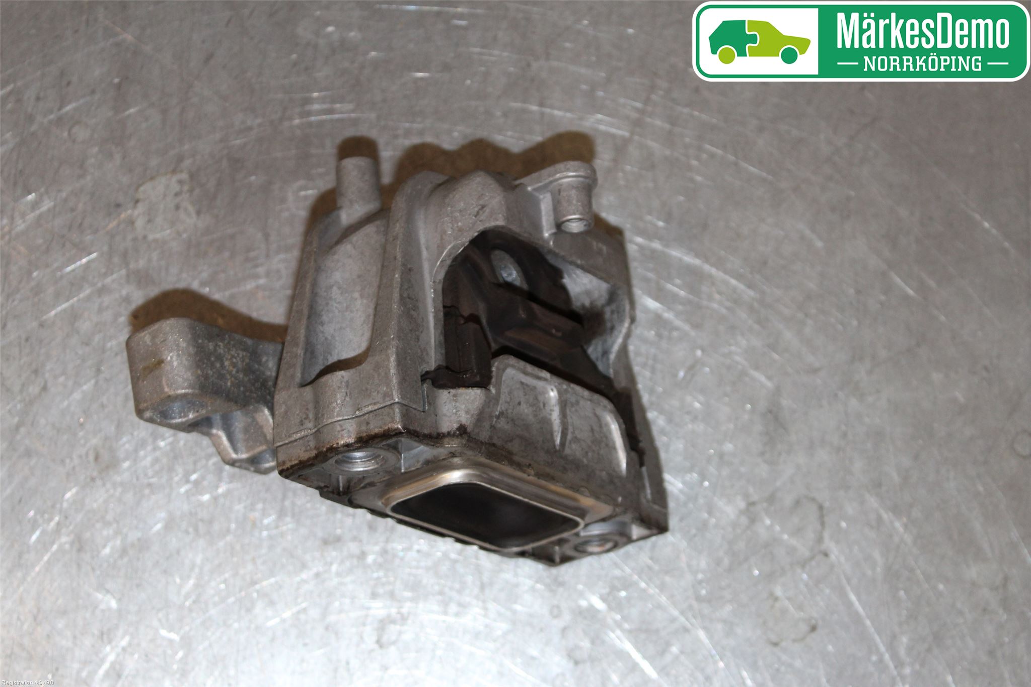 Volkswagen VW GOLF VI 09-13 Motor Feste Stål-Alu