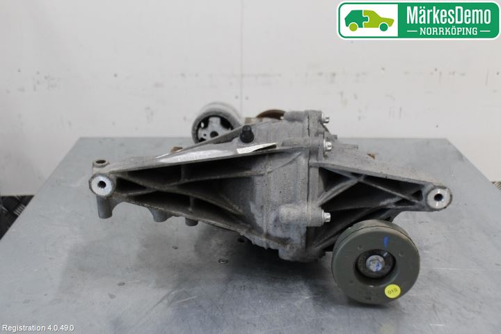 Audi A4/S4 B9 16-19 Bakaksel Kardang Bak -Diff