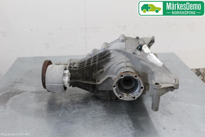 Audi A4/S4 B9 16-19 Bakaksel Kardang Bak -Diff