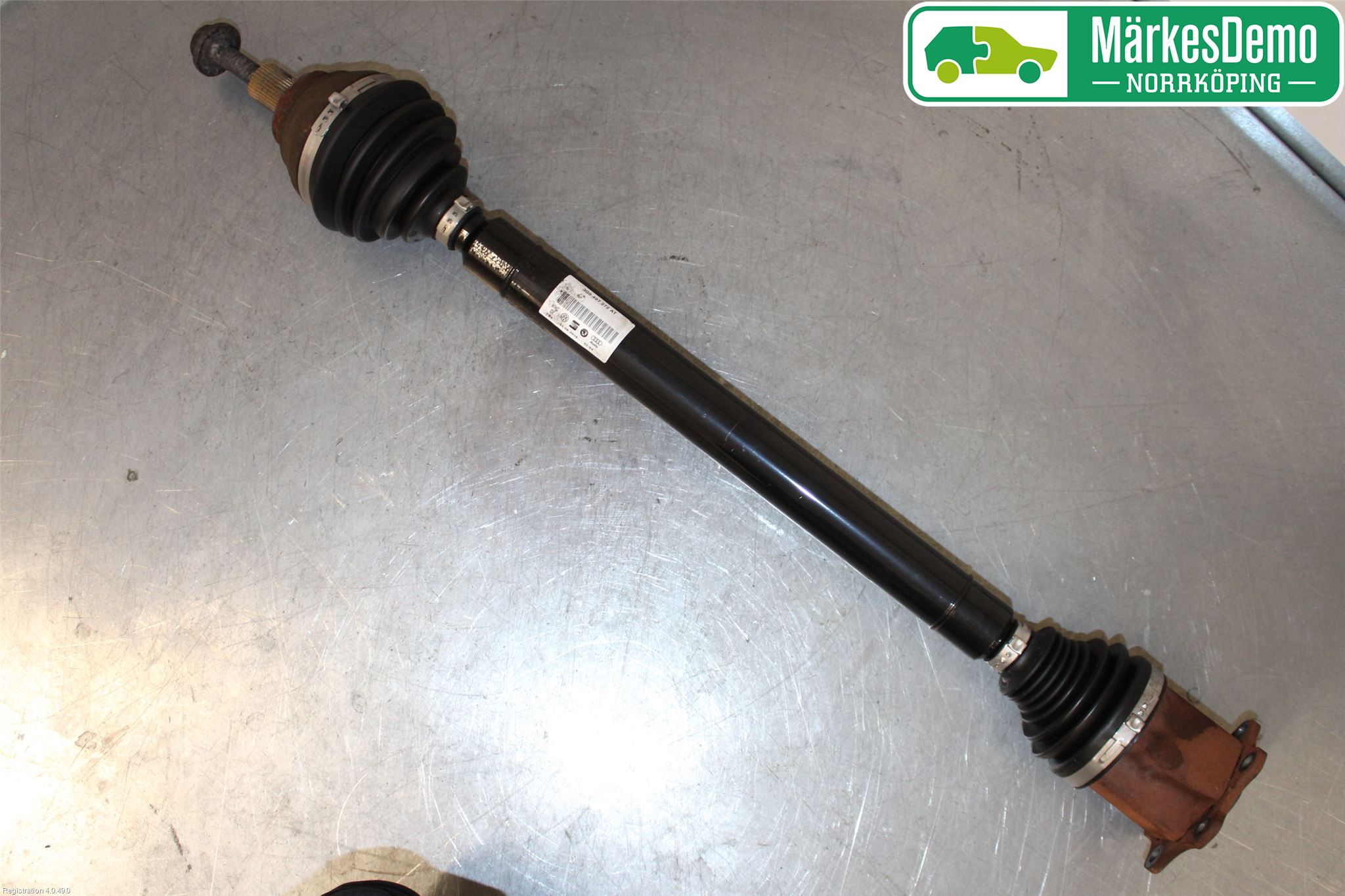 Volkswagen VW PASSAT 15-19 Drivaksel Foran Kompl Høyre