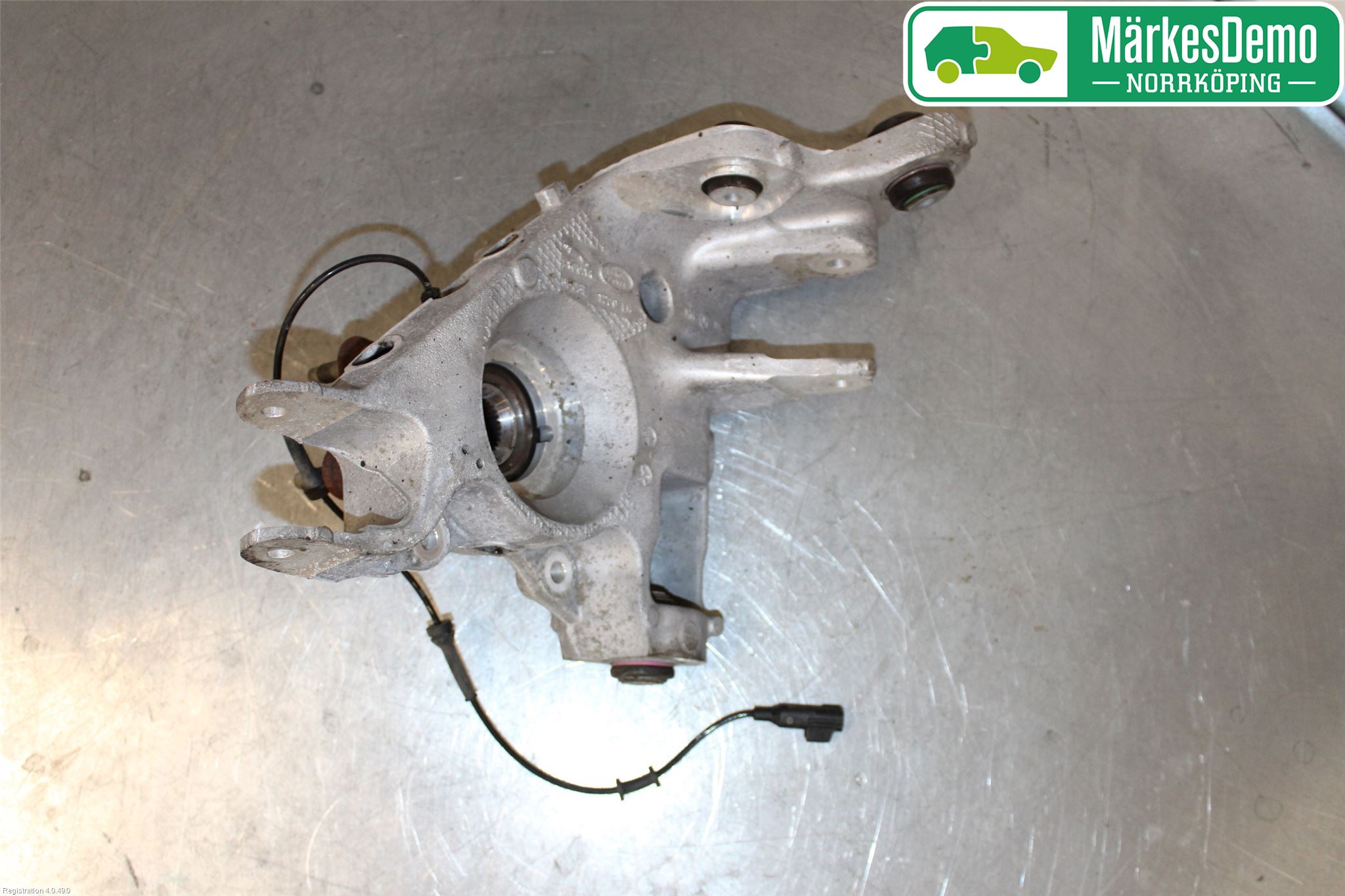 Jaguar XE (X760) 15-24 Spindel Vb