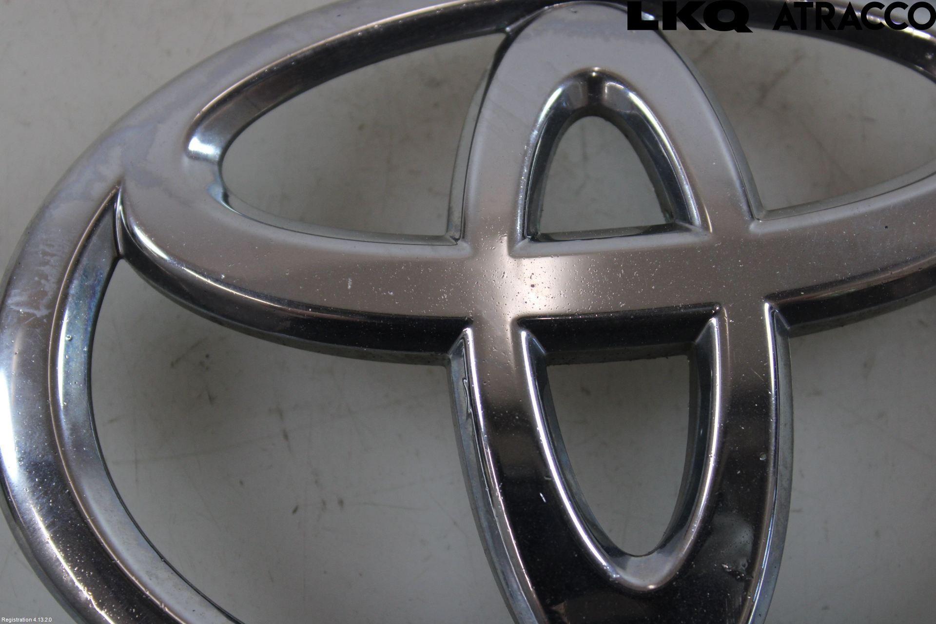 Toyota AVENSIS 09-15 Emblem