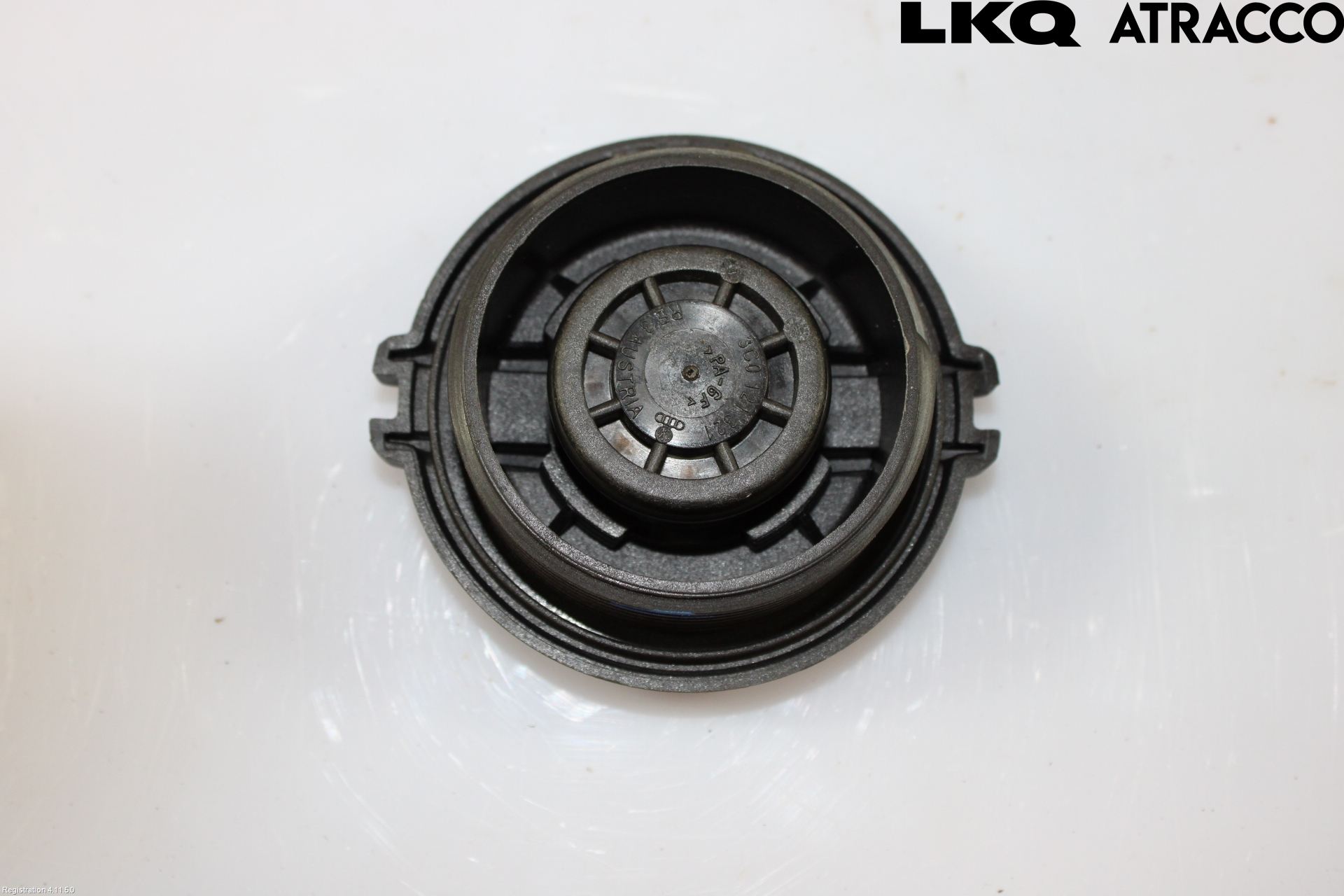 Volkswagen VW PASSAT 11-14 Radiator Lokk