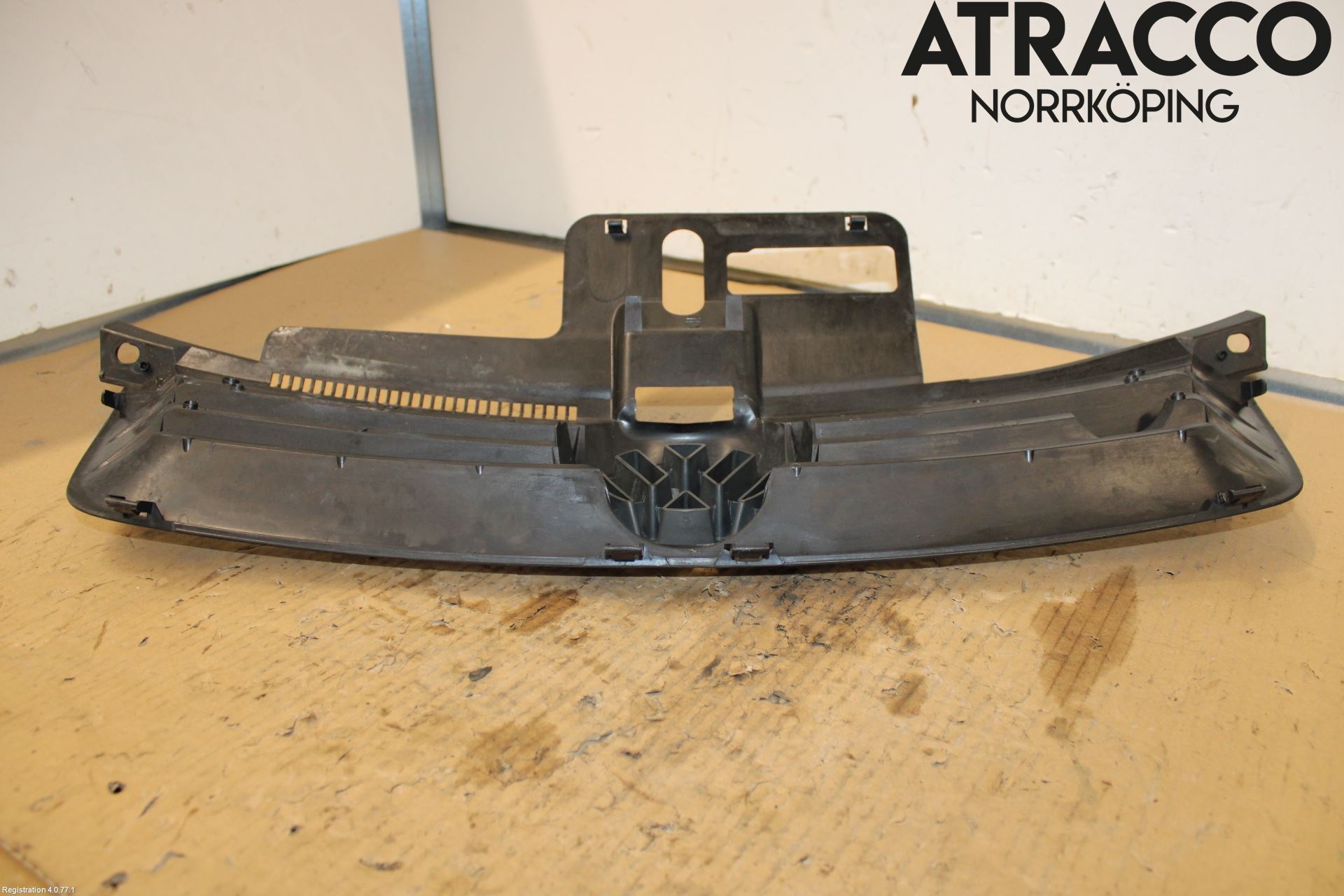 Volkswagen VW POLO 02-05 Grill Komplett