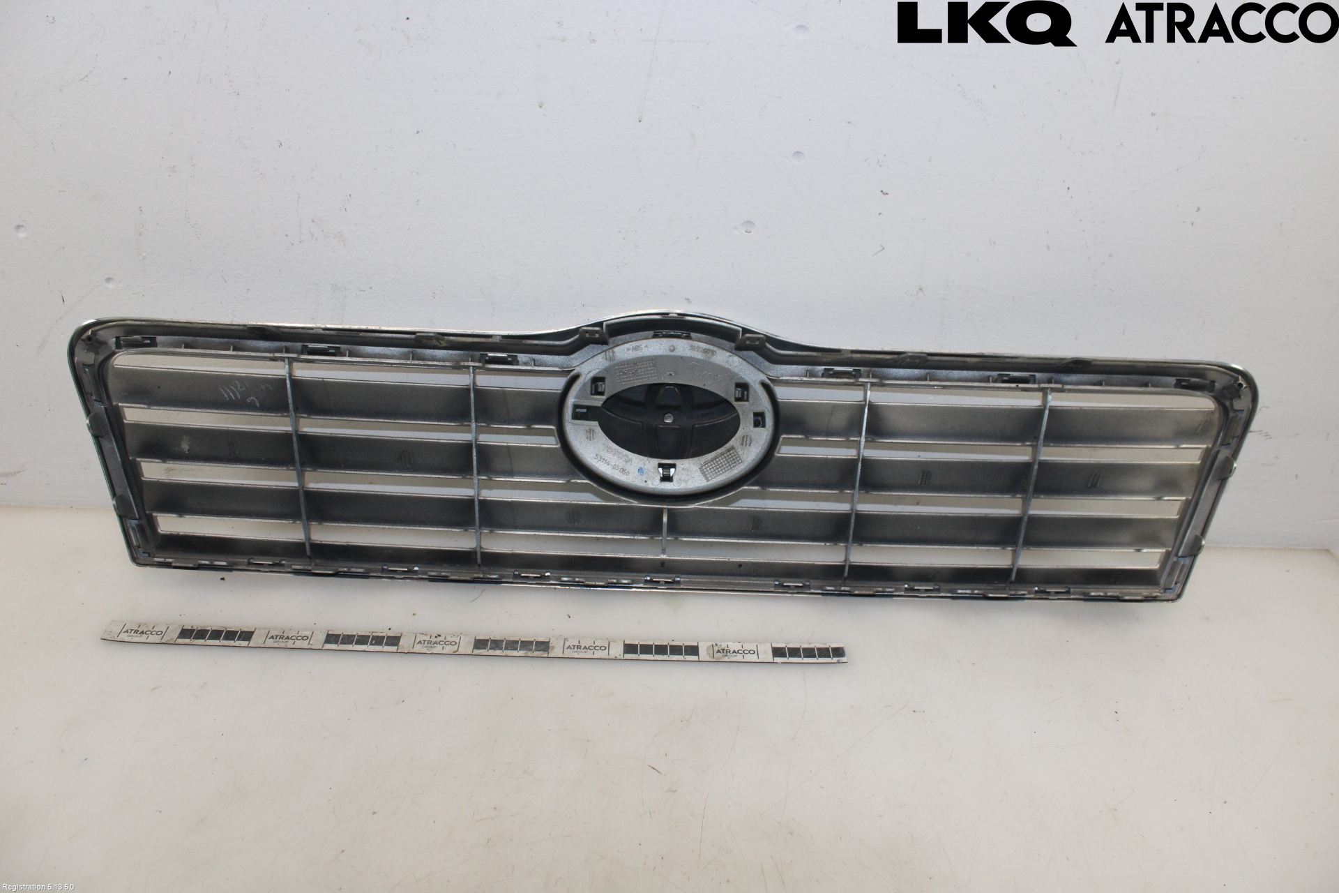 Toyota AVENSIS 03-06 Grill Komplett