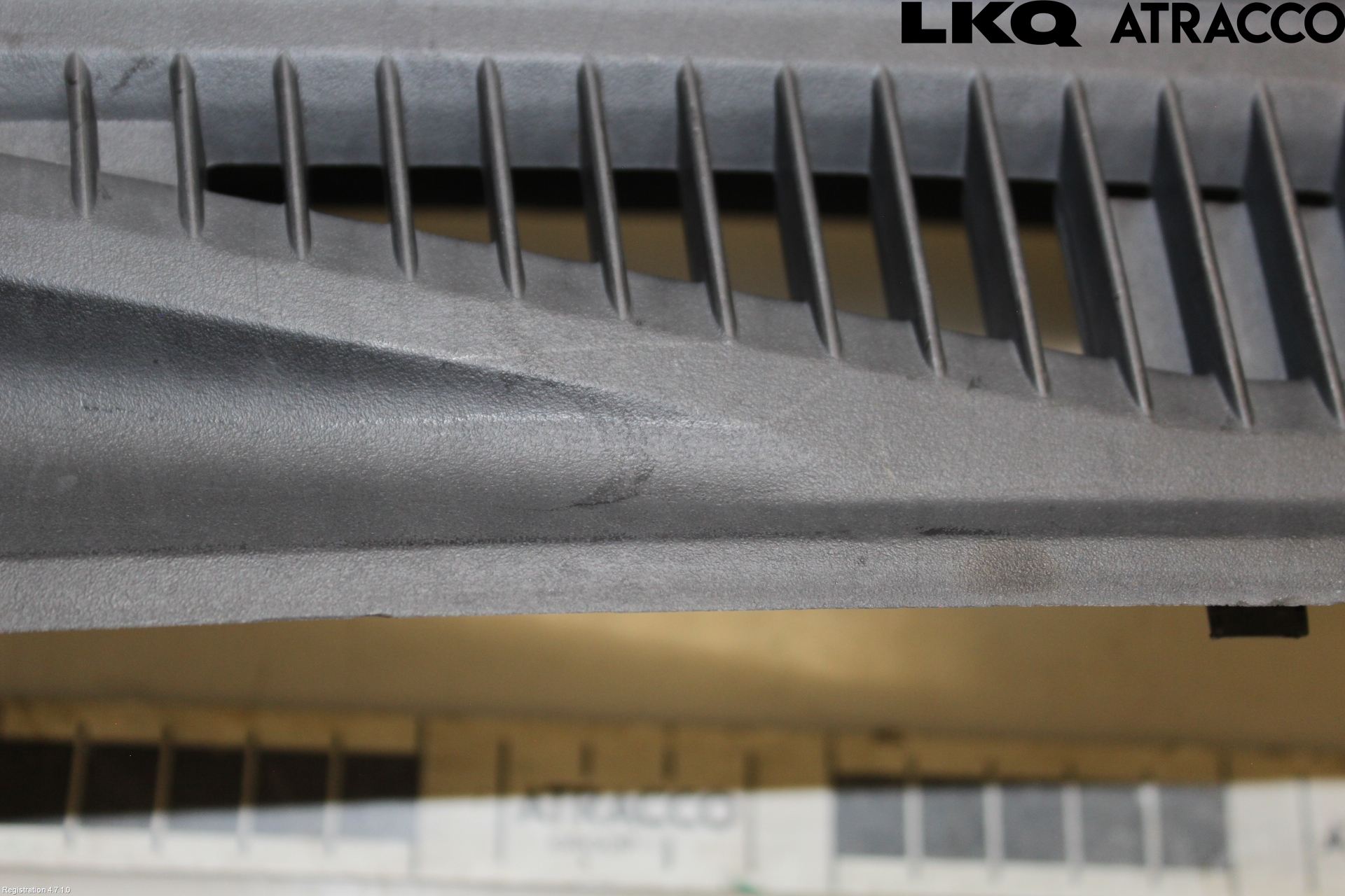 Suzuki GRAND VITARA II 06-14 Visker Deksel-Grill-Under Frr