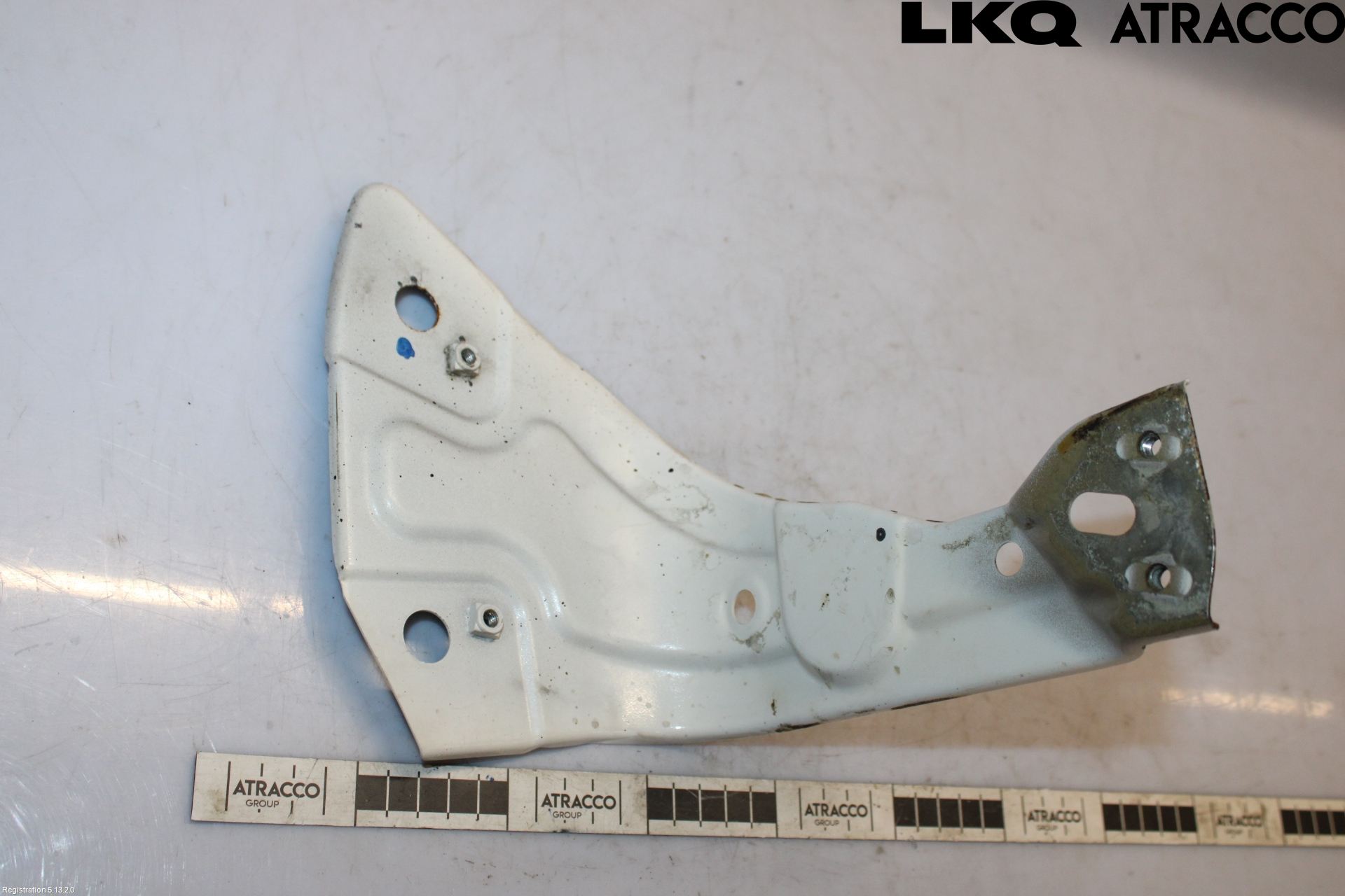Volkswagen VW PASSAT 11-14 Fenderfeste Foran Høy