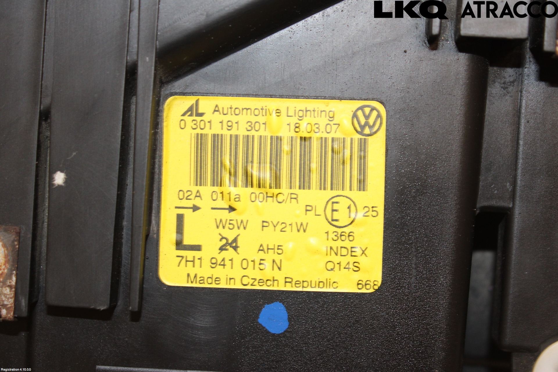 Volkswagen VW TRANSP/CARAVELLE (T5) 04-15 Frontlykt Venstre