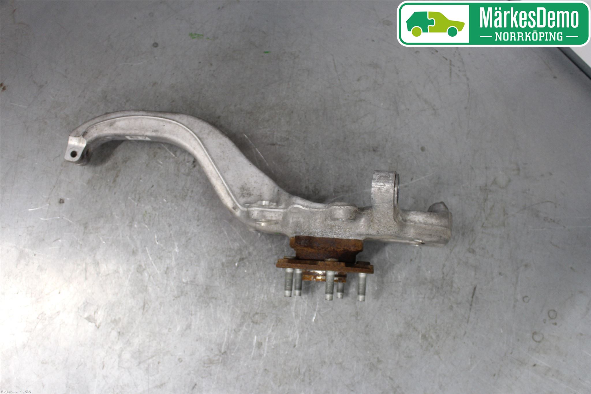 Jaguar XE (X760) 15-24 Spindel Vf