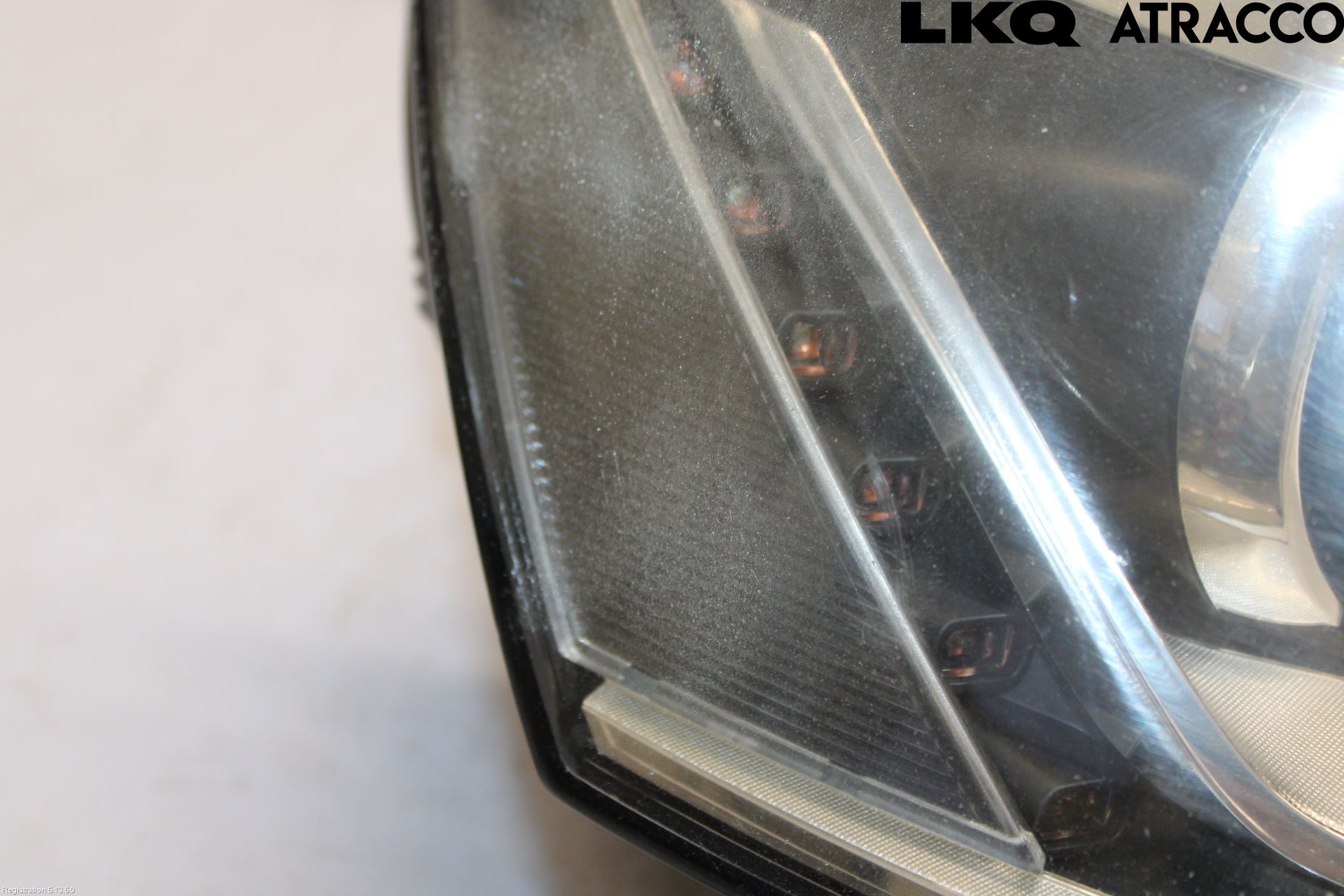 Volkswagen VW PASSAT 11-14 Frontlykt Høyre