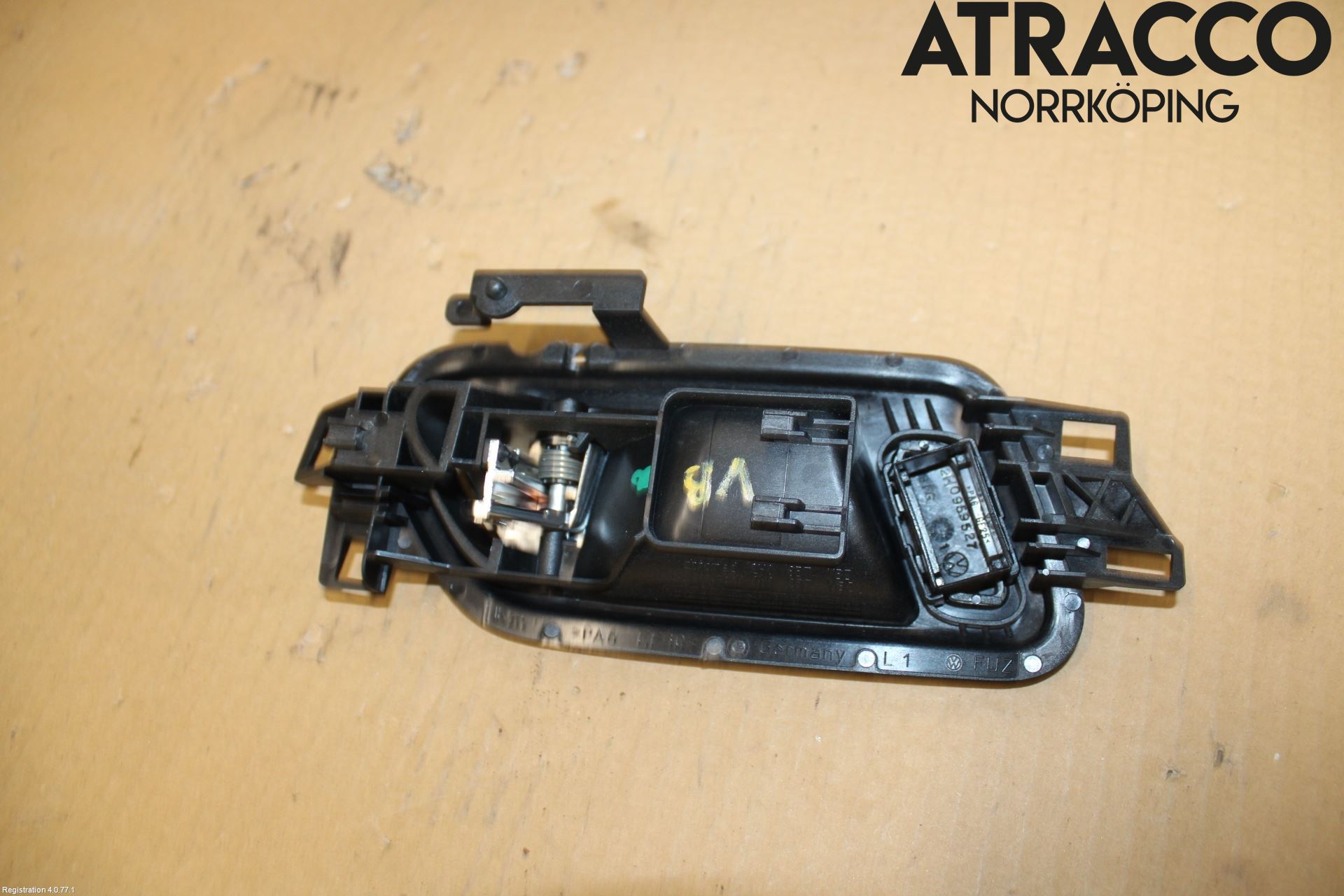 Volkswagen VW AMAROK 2H 10-22 Innr Dørhandtak V Indre