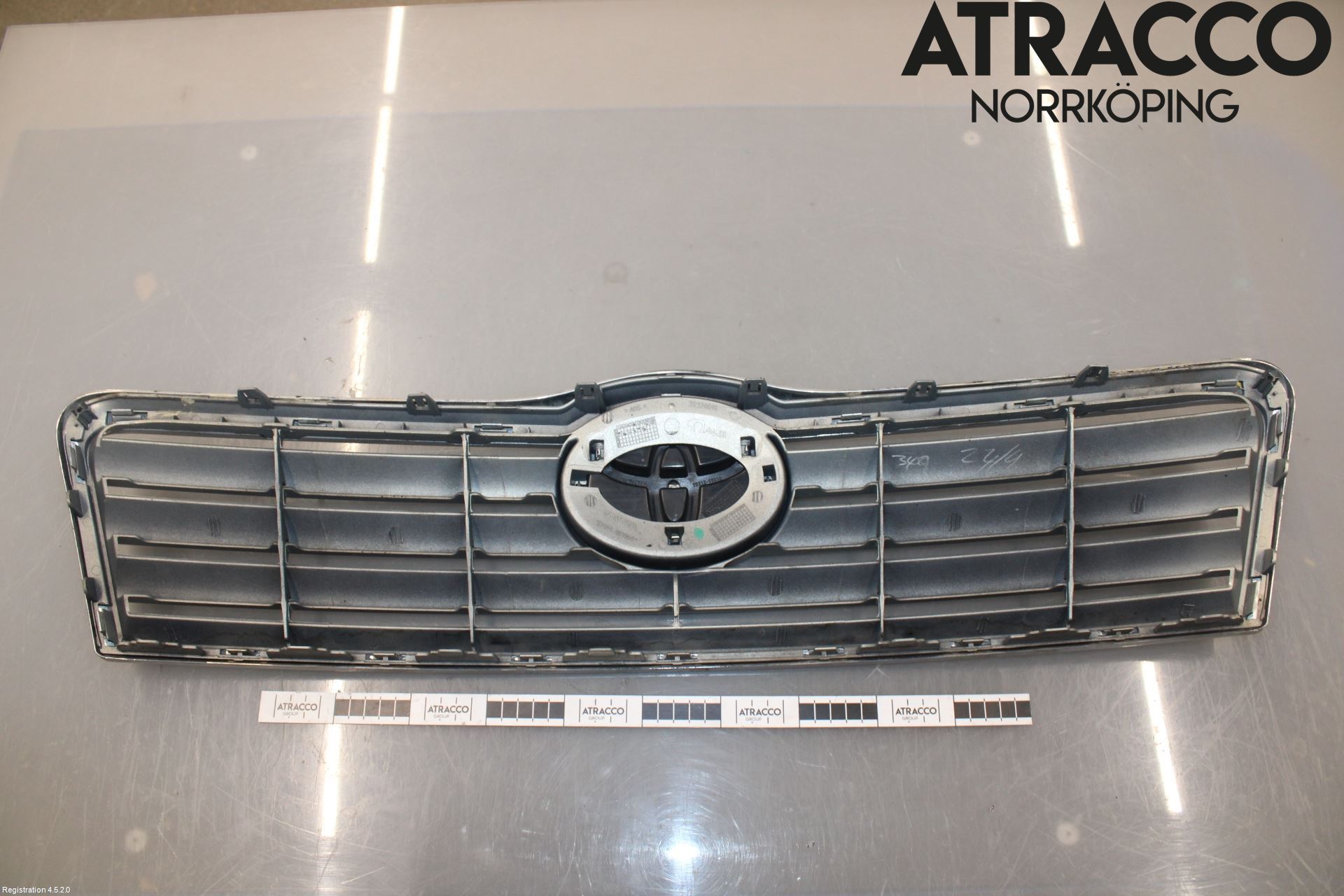 Toyota AVENSIS 03-06 Grill Komplett
