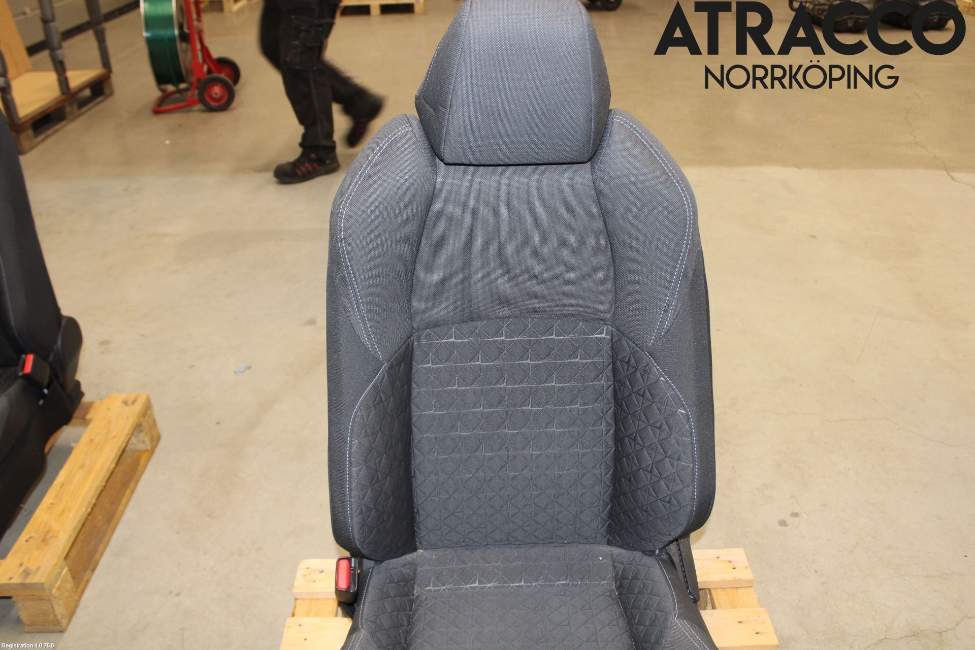 Toyota C-HR 16-23 Innr Sete Foran Venstre