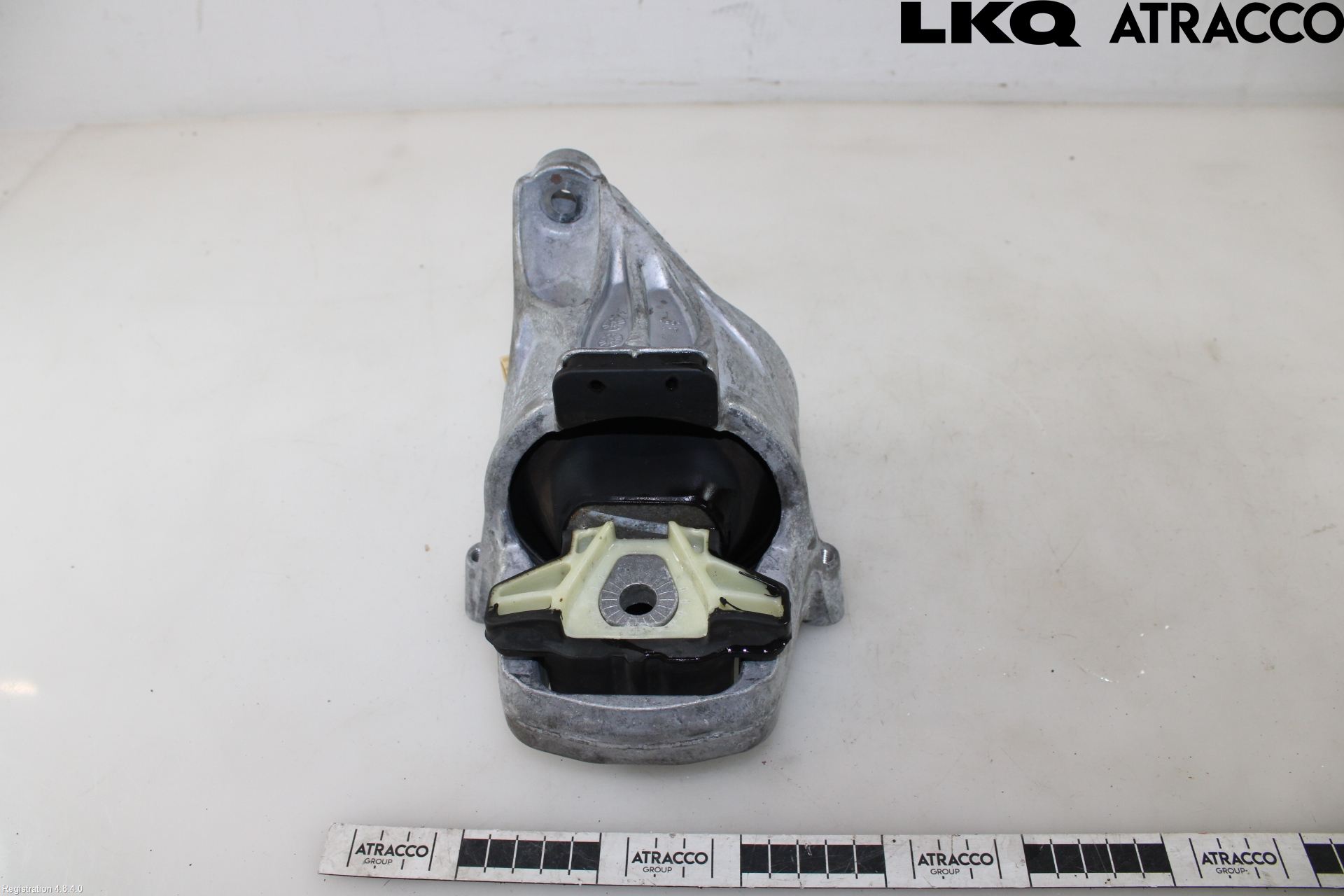 Audi A4/S4 B9 20- Motor Feste Gummi