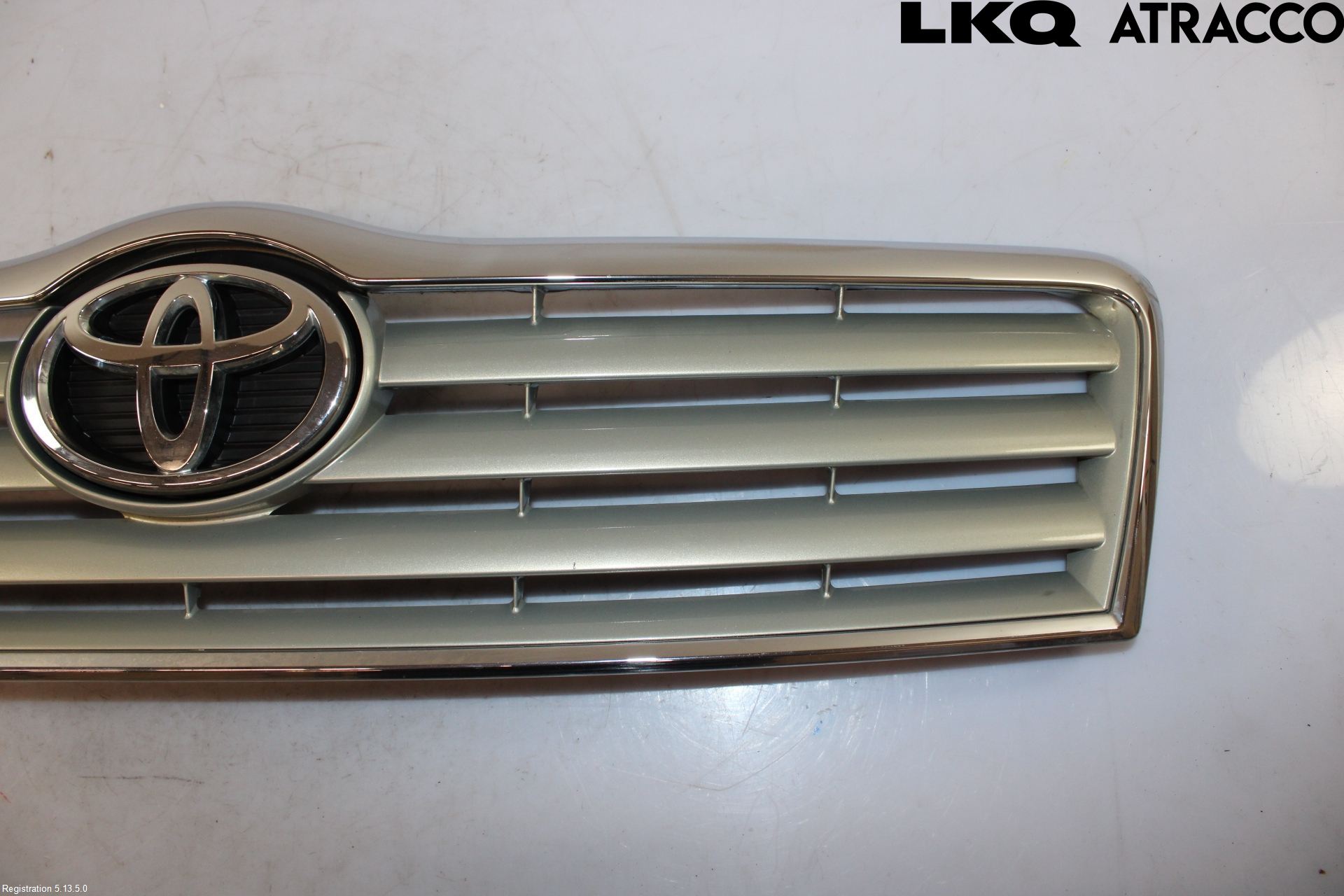 Toyota AVENSIS 03-06 Grill Komplett