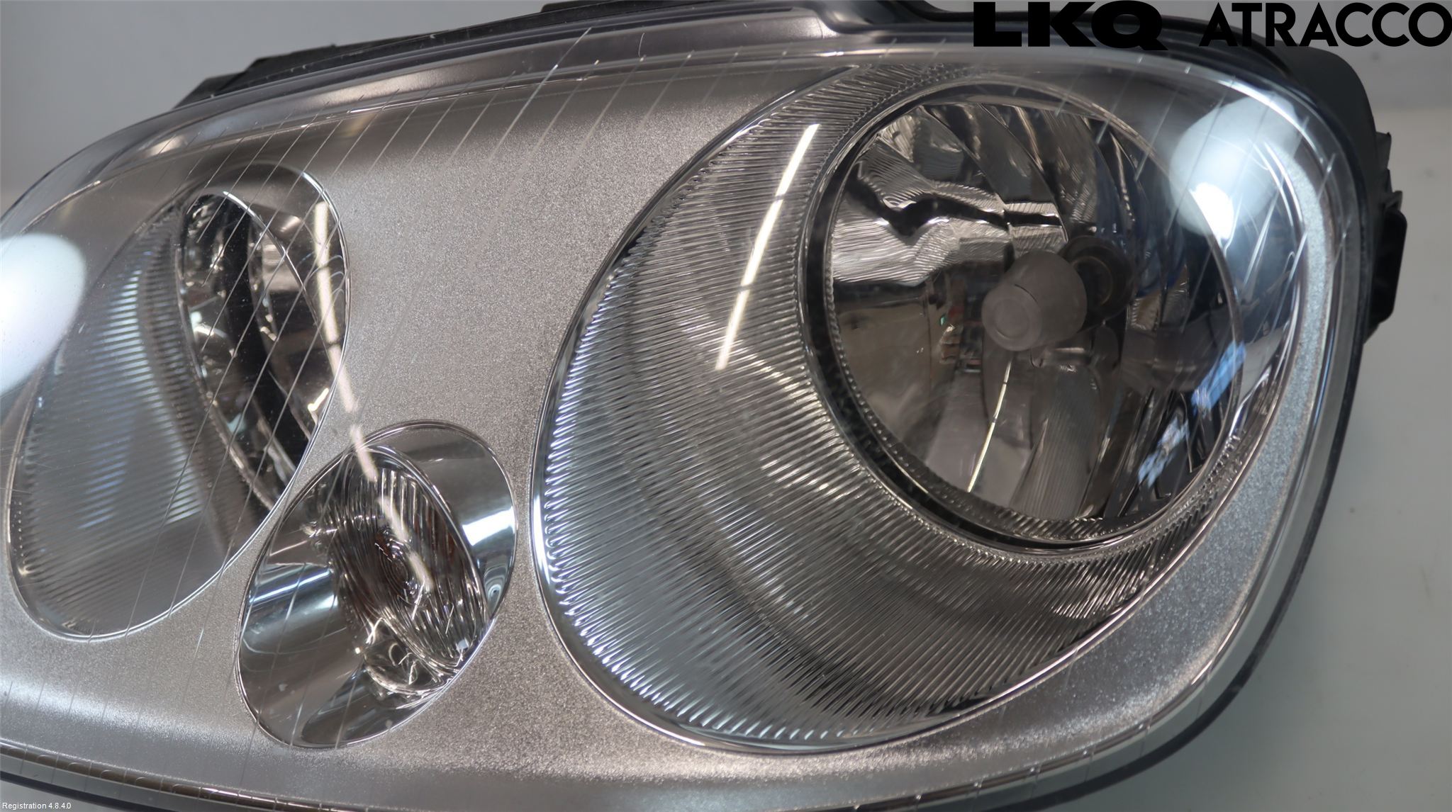Volkswagen VW CADDY      04-10 Frontlykt Venstre