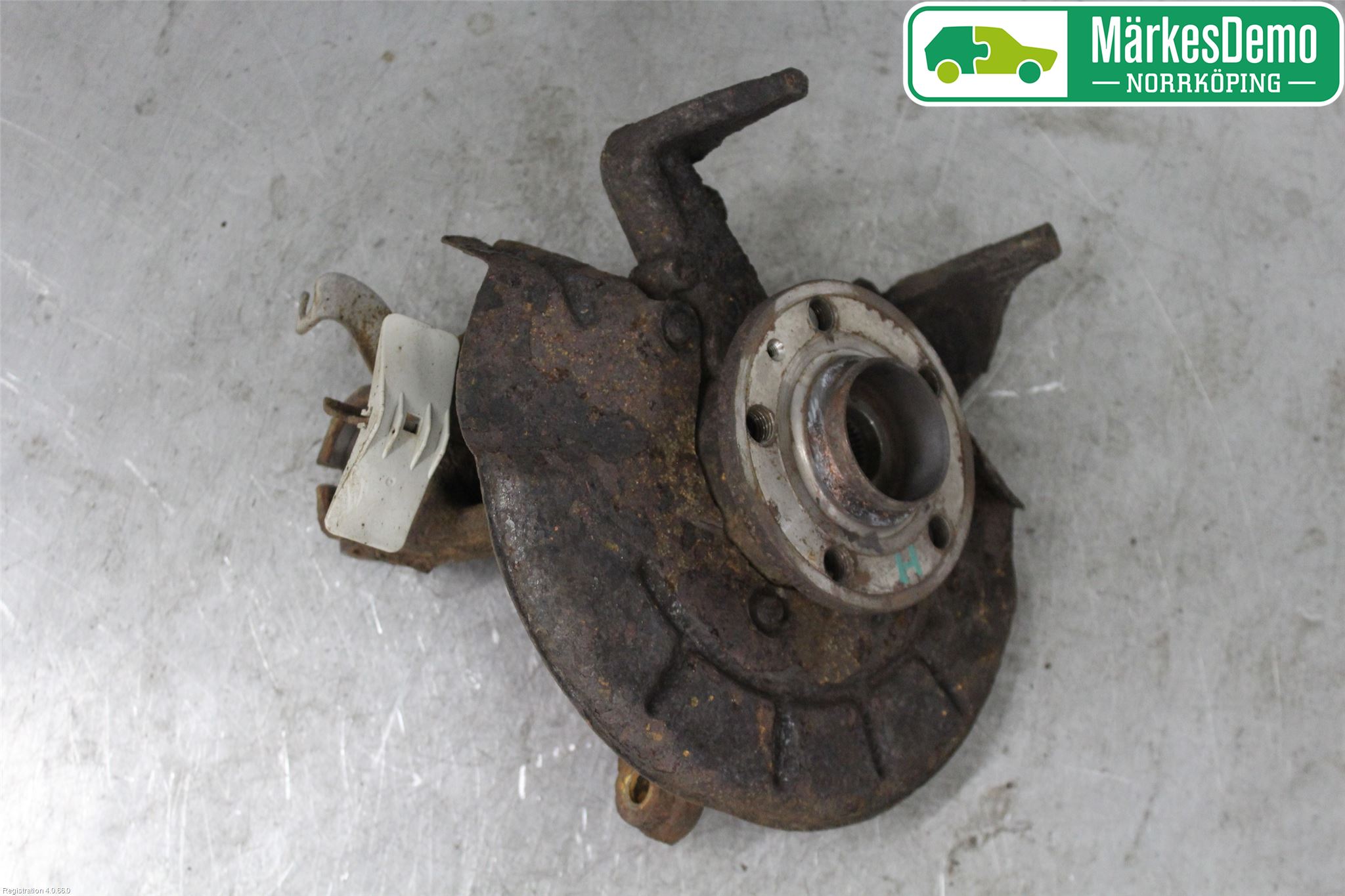 Volkswagen VW POLO 05-09 Spindel Hf