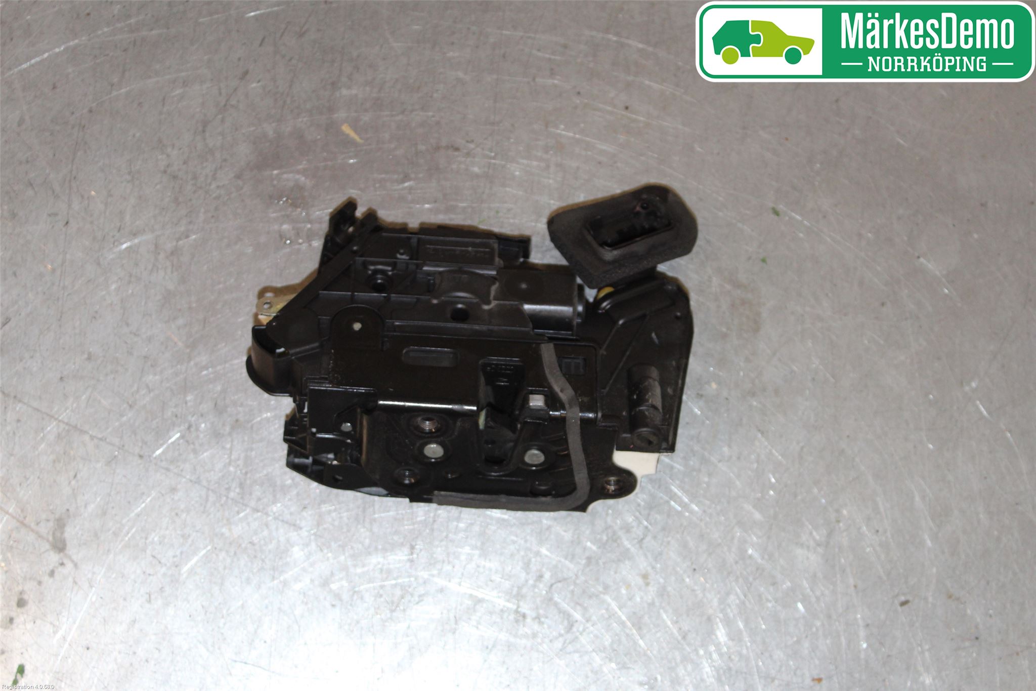 Volkswagen VW POLO 10-17 Dørlås - Låsekasse