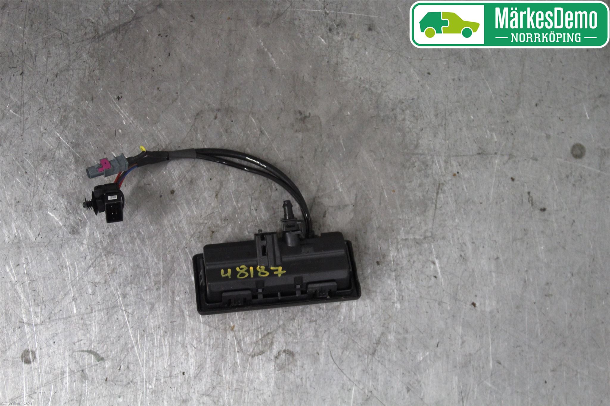 Volkswagen VW TIGUAN 16-24 Bakluke Handtak Ytre