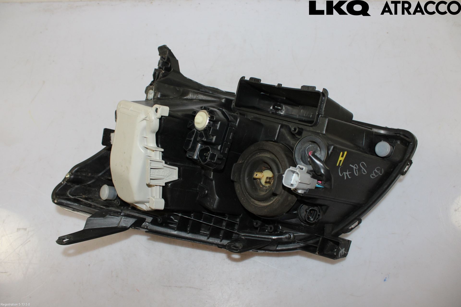 Toyota AVENSIS 03-06 Frontlykt Høyre