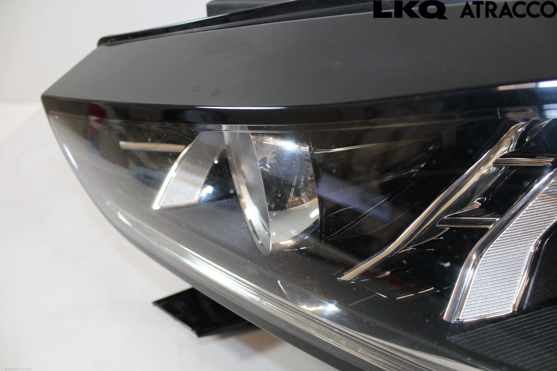 Jaguar XE (X760) 15-24 Frontlykt Venstre
