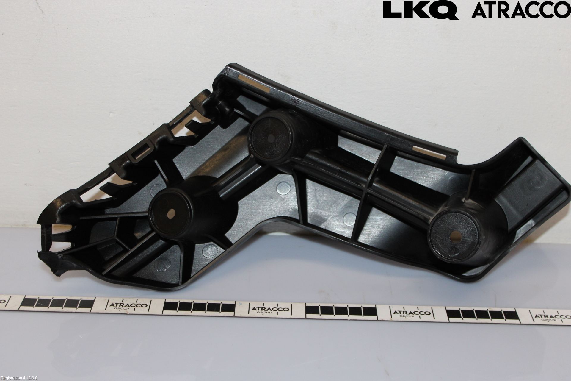 Audi A6 F2/C8 19- Støtfangerfeste Bak Høyre