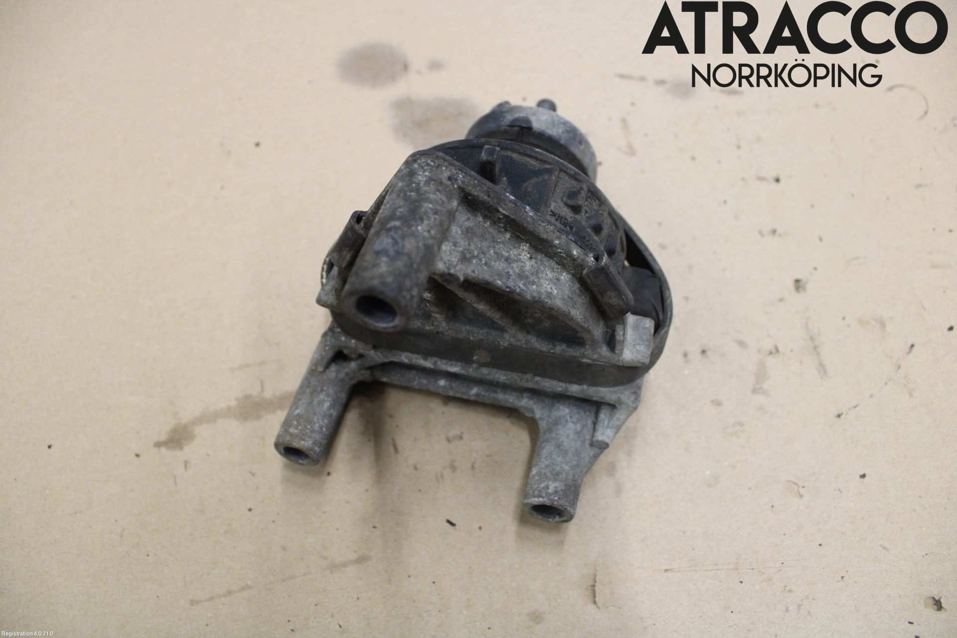 Saab 9-5     06-10 Motor Feste Gummi